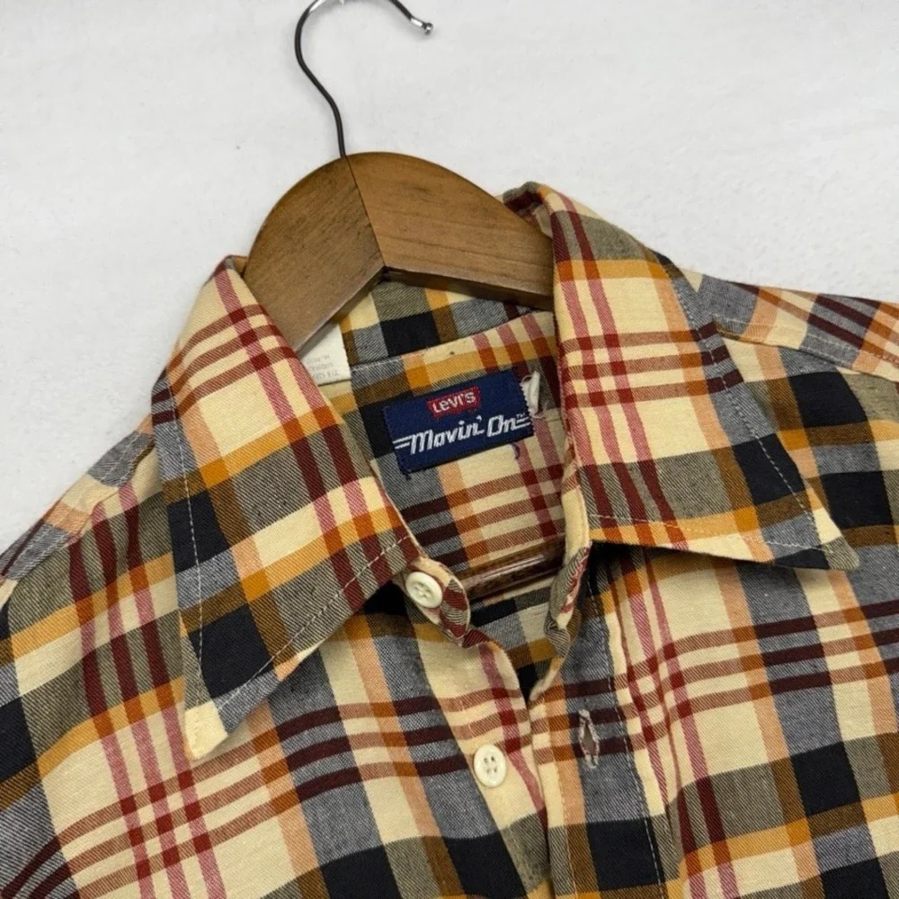Levis Shirt Men's Medium Tan Colorful Western Movin on Cowboy White Tab 70s 80s